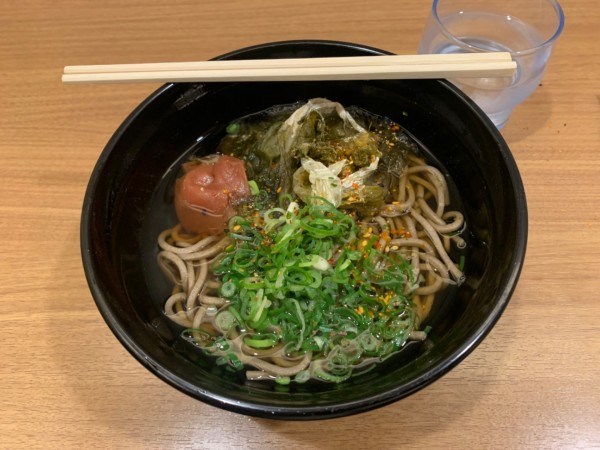 「梅こんぶそば」@南海そば なんば2階店の写真