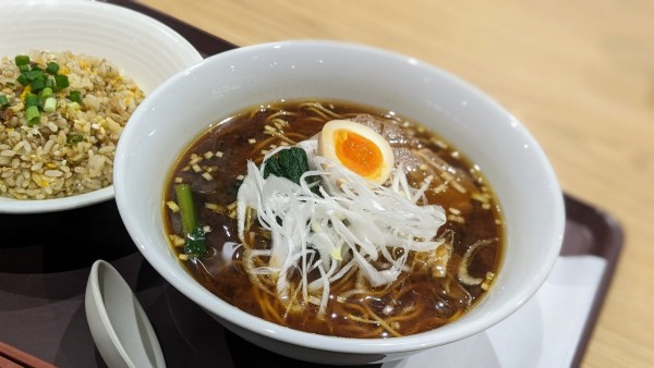 「八丁味噌ラーメンと麦飯炒飯の家康セット（1,600円）」@中華の鉄人の写真