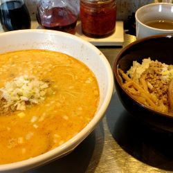 担担麺(並)そぼろご飯セット(1180円)税込