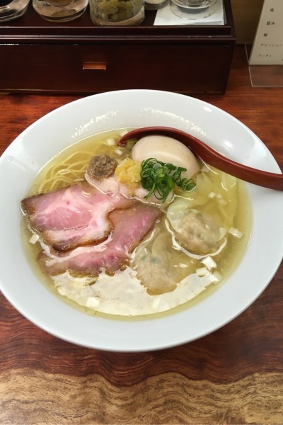 「特製塩そば」@三馬路 東京店の写真