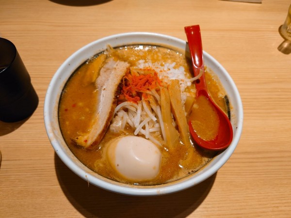 「味玉辛味噌ラーメン」@札幌味噌ラーメン アウラの写真
