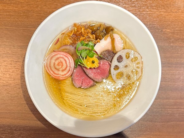 「★＜限定＞蝦夷鹿コンソメらあめん🍜¥1,300」@らあめん あじるくの写真