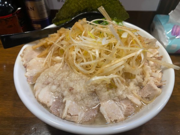 「ネギチャーシュー麺  大盛  背脂3倍」@板橋とんこつ ばしっこの写真