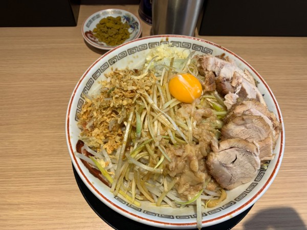 「汁無し小豚」@ラーメン豚山 門前仲町店の写真