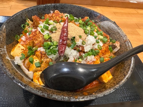 「無頼漢麻婆麺（大盛・560g・辛さ1）1,100円→900円」@上州濃厚激辛うどん 麺蔵の写真