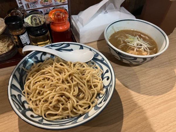 「醤油つけ麺」@威風 秋葉原店の写真