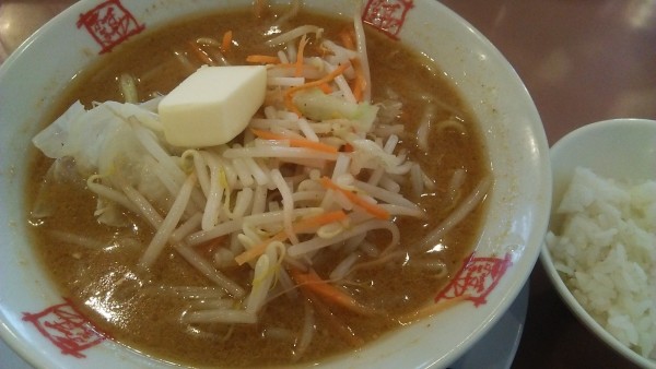 「みそバターラーメン 880円」@おおぎやラーメン 長野軽井沢店の写真