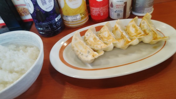 「値引き中〜セット（餃子＋ライス）３００円！」@野菜らーめん 幸楽苑 青梅店の写真