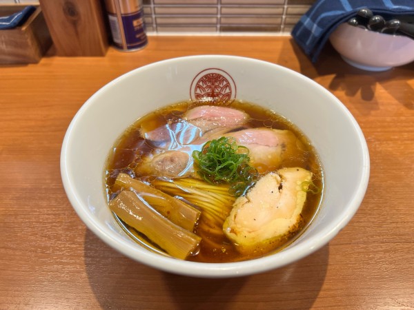 「鶏醤油らあ麺」@らぁ麺 とうひちの写真