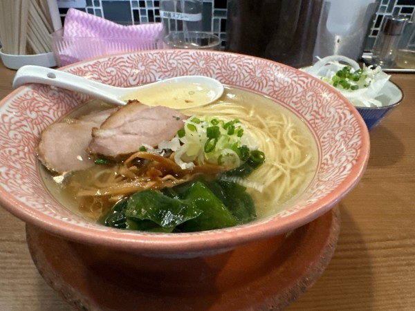 「塩そば　玉ねぎトッピング」@秋刀魚中華そば 生粋の写真