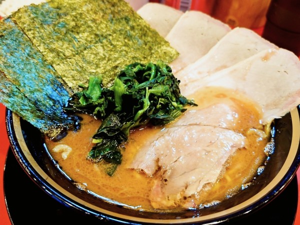 「燻製チャーシューメン(並)」@家系ラーメン大輝家 日吉店の写真