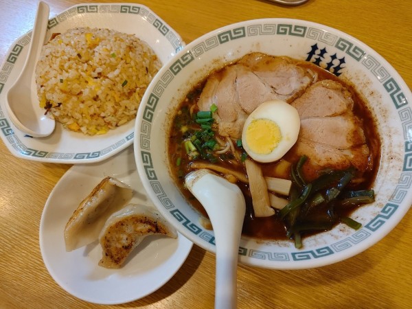 「炒飯セット970円」@桂花ラーメン 新宿西口店の写真