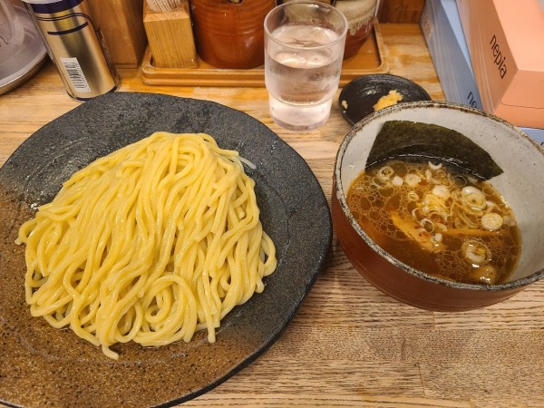 「つけ麺(中盛り)」@つけ麺屋 やすべえ 新宿店の写真