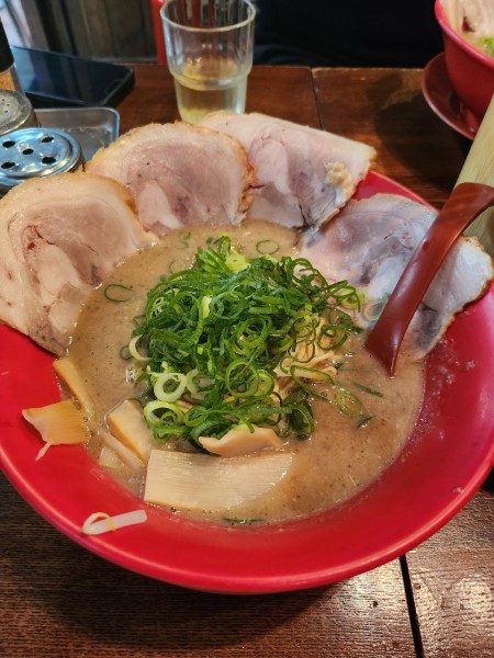 「特濃旨味カタ肉増」@特製ラーメン 大中 伏見店の写真