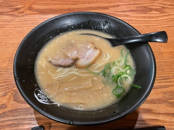 「とんこつ醤油らーめん　￥７９０」@楓花亭の写真