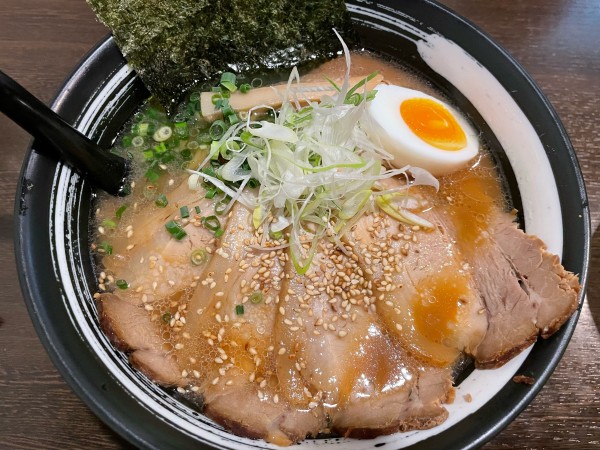 「特製醤油チャーシューメン」@麺や 鶏恵 ときわ店の写真