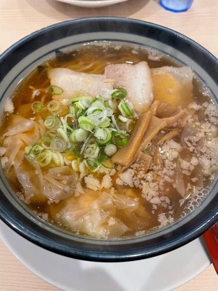 「ワンタンメン こってり」@ワンタンメンの満月 三鷹店の写真