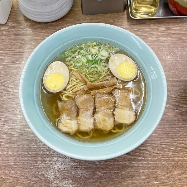 「ラーメン ＋味玉」@名代らーめん 航海屋 新宿店の写真