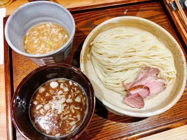 「つけ汁２種つけめん（豚骨魚介・にんにく醤油）」@あいだやの写真