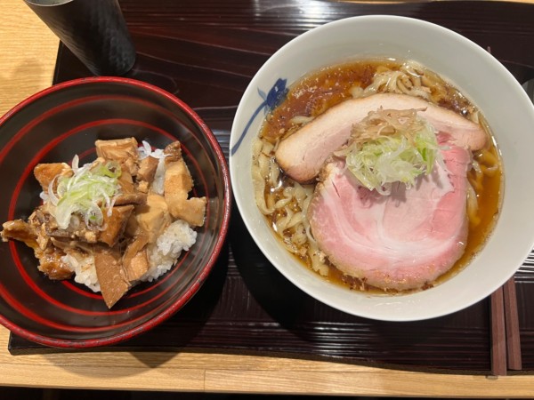 「生姜そば（手もみ麺）1150円+チャーシュー丼300円」@麺 みつヰの写真