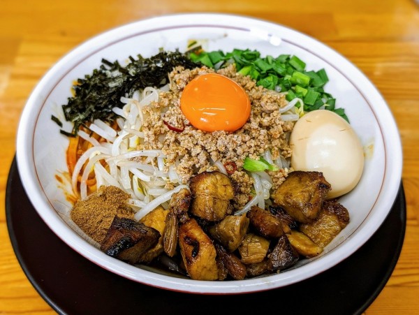 「誤爆まぜそば」@ラーメン・つけ麺 爆王の写真