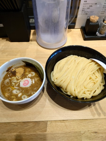 「つけ麺 (濃厚)」@UNDER GROUND RAMEN 頑者 グランエミオ所沢店の写真
