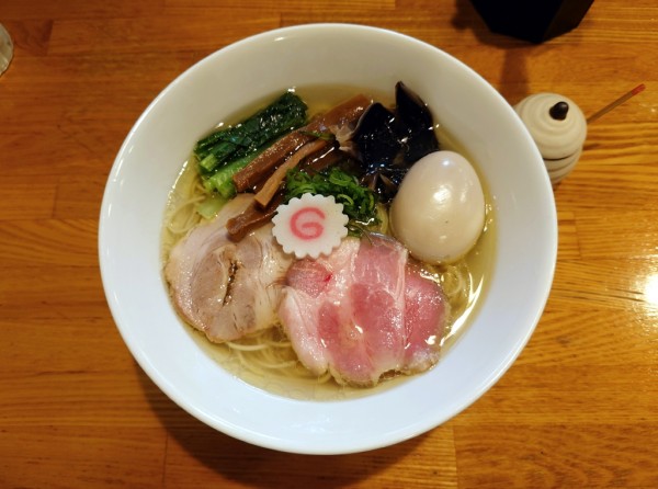 「しおそば+味玉(麺大盛り無料)」@しなそば 天味の写真