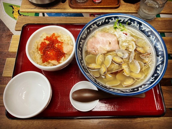 「あさり潮麺＋ミニはらこ飯」@天然だしラーメン 潮の音の写真