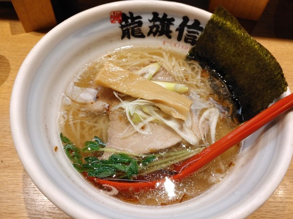 「塩ラーメン」@龍旗信LEOの写真