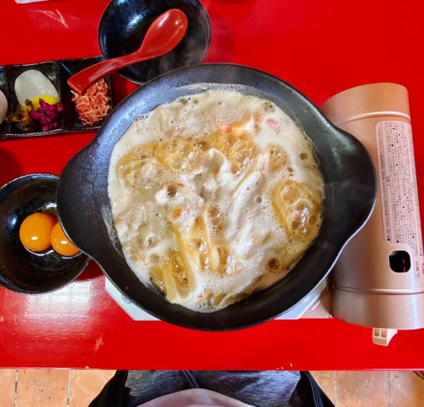 「元祖！鍋焼きラーメン1日限定5食‼︎ぞうすいセット」@ラーメンつなぐの写真