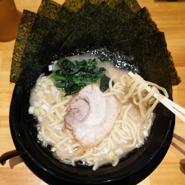 「塩ラーメン(820円)」@横浜家系ラーメン 飛龍家の写真
