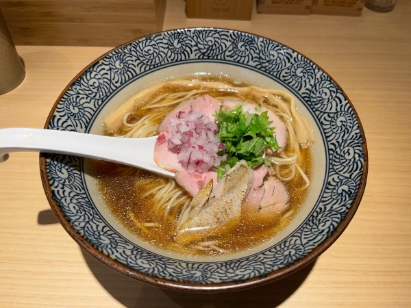「のどぐろ中華そば 890円　替え玉 100円」@地鶏と伊勢海老 中華そば頑の写真