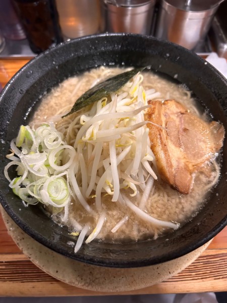 「らあ麺」@らあ麺 やったる 新宿店の写真
