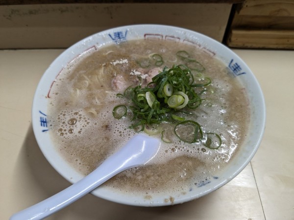 「ラーメン700円」@八ちゃんラーメン 薬院本店の写真