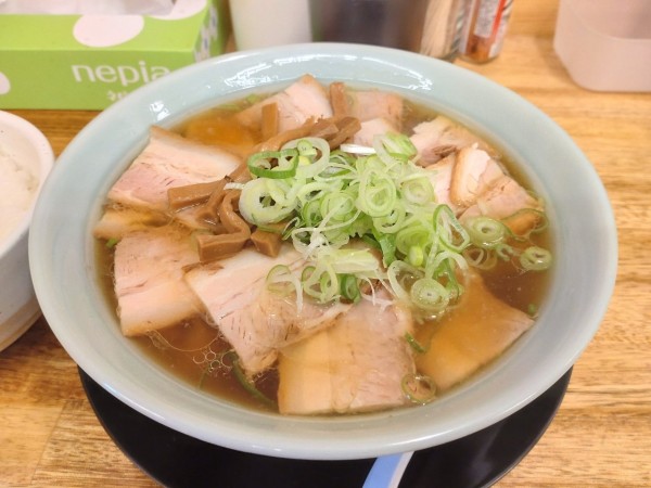 「限定つるちゃんラーメン＋ライス」@麺屋 つるるの写真