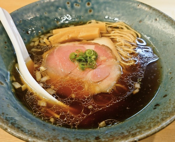 「醤油らぁめん」@らぁ麺 にし田の写真