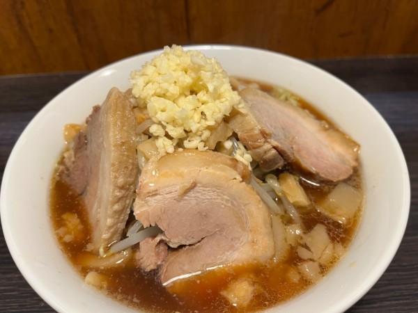 「ラーメン小」@六麓 豚らーめんの写真