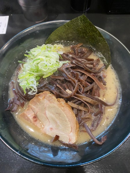 「豚骨ラーメン＋キクラゲ」@博多 鷹マルの写真