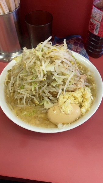 「ラーメン豚4枚・味付き玉子・烏龍茶」@ラーメン二郎 ひばりヶ丘駅前店の写真