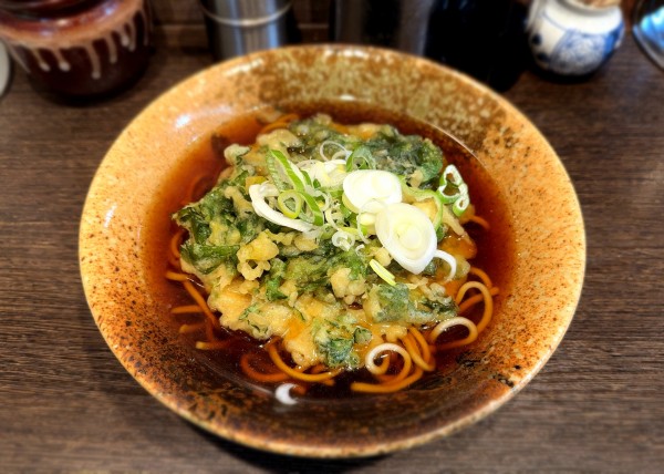 「春菊天そば(500円)」@三松 青砥店の写真