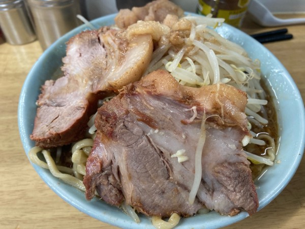 「ラーメン(ニンニクアブラ)¥1000+豚増し¥200」@俺の生きる道 白山店の写真