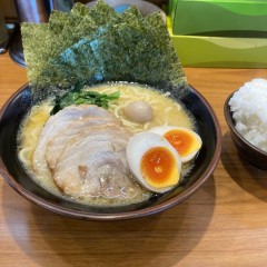 横浜家系ラーメン たくみ家 牛久店の画像