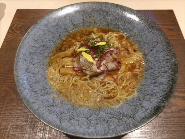 「限定1・牛出汁の辛し蕎麦」@与しおかの写真