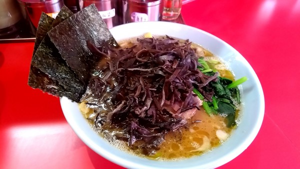 「ラーメン並（７８０円）＋きくらげ（１００円）」@横浜家系ラーメン 黄金家 鴨居店の写真