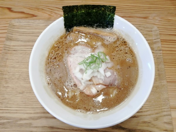 「豚骨魚介らぁ麺」@麺道 ひとひらの写真