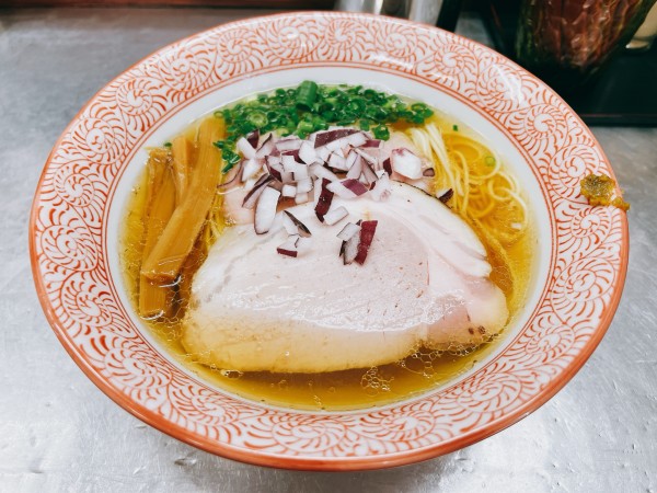 「鯵煮干し塩 細麺」@麺や 睡蓮の写真