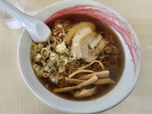 「中太らーめん 730円」@丸山らーめんの写真