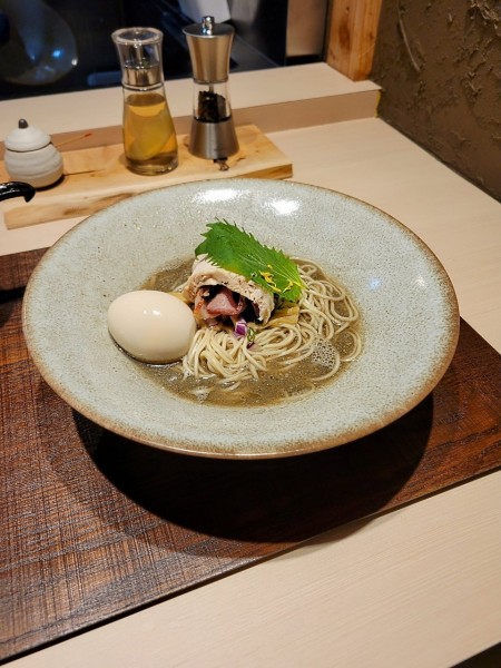 「煮干しの十層  鮟肝の〆そば」@与しおかの写真