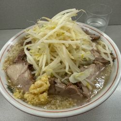 普通チャーシューダブルヤサイニンニクアブラ