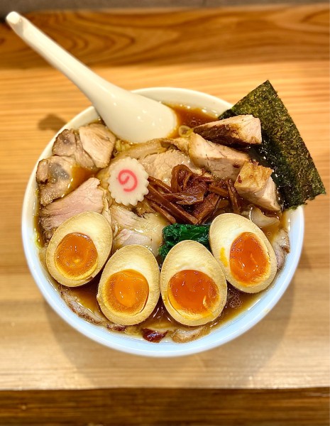 「しょうゆチャーシューメン+味玉ダブル+ライス」@オランダ軒の写真